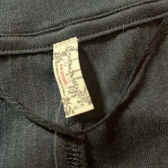 NWT Free People : Black Long Sleeve VNeck - XS - Picture 6 of 8